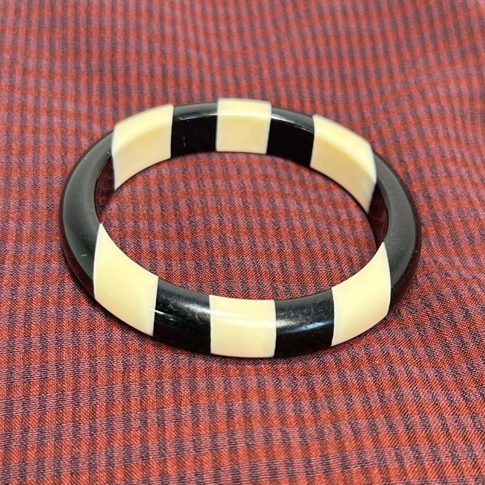 Add the perfect retro touch